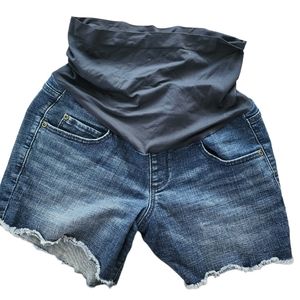 A Glow Maternity Jean Shorts sz 8